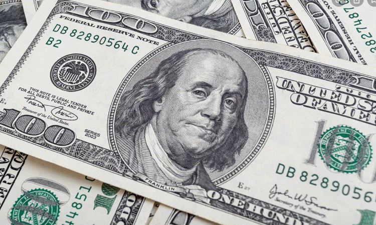 Dólar ultrapassa os R$ 5,70 à espera de juros nos EUA e no Brasil