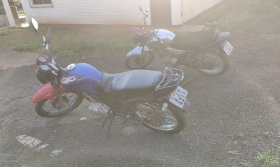 Duas motocicletas são apreendidas durante abordagem da PM em Quedas do Iguaçu