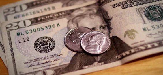 ECONOMIA: Dólar cai para R$ 4,78 e aproxima-se da mínima do ano.