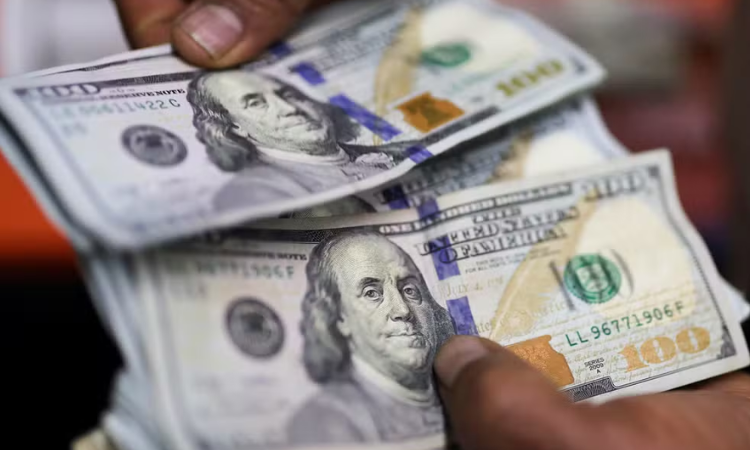 Economia: Dólar fecha em queda e Ibovespa reage positivamente nesta segunda-feira (16)