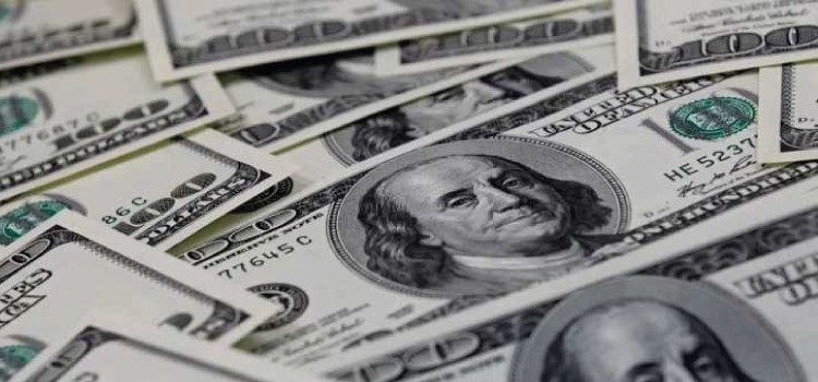ECONOMIA: Dólar quebra altas semanais e fecha em R$ 5,058; Bolsa sobe após 5 semanas.