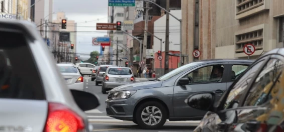 ECONOMIA: Governo do Paraná propõe desconto de 6% no IPVA quitado à vista em 2024.