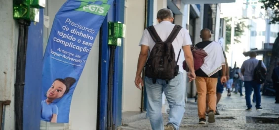 ECONOMIA: Milhões de brasileiros têm dificuldades de pagar suas dívidas.