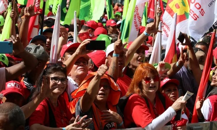 Economia: Nos 90 Anos da Lei do Salário Mínimo, Sindicatos Celebram Conquistas e Pedem Valorização Permanente