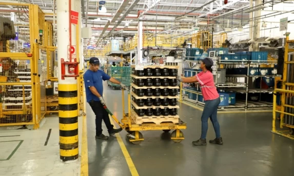Economia paranaense em alta: Agências do Trabalhador têm 21 mil vagas abertas