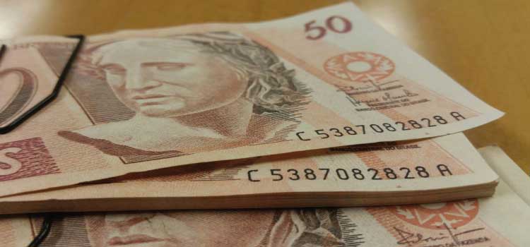 ECONOMIA: Salário mínimo passa a ser de R$ 1.212 a partir de amanhã