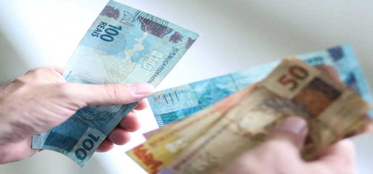 ECONOMIA: Salário mínimo regional será reajustado em 100% do INPC e deve partir de R$ 1,6 mil