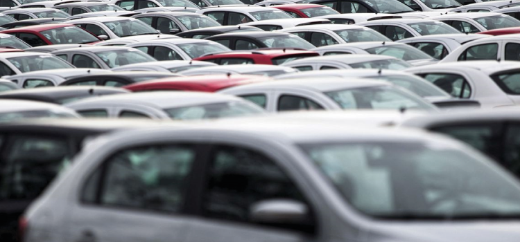 ECONOMIA: Vendas financiadas de veículos tiveram alta de 6,8% em 2021