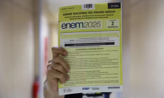 Educação: Estudantes enfrentam dificuldades para usar Enem como certificado e temem perder vagas em faculdades