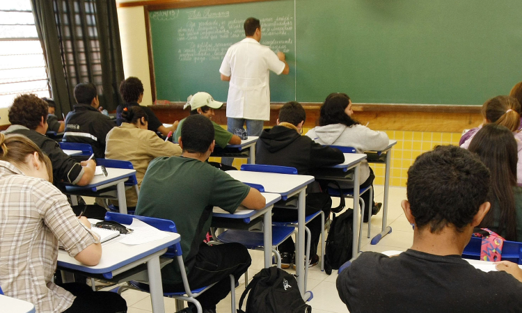EDUCAÇÃO: Governo divulga lista dos nomes dos 1.144 professores convocados para a rede estadual.