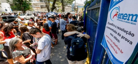 EDUCAÇÃO: Primeira prova do Enem teve mais textos e nível de dificuldade médio.