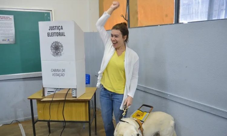 Eleitores com deficiência têm até hoje para solicitar transporte gratuito nas eleições