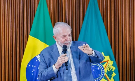 Eleitores de Vitória avaliam governo Lula em nova rodada da Paraná Pesquisas; veja os resultados.