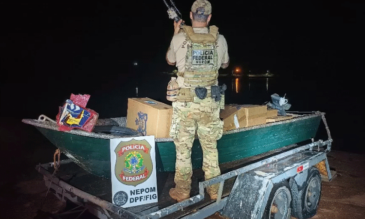 Embarcação com cigarros contrabandeados e cocaína é apreendida no Lago de Itaipu