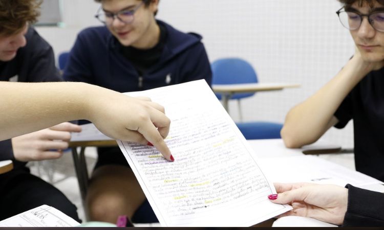 Encceja 2026: participantes já podem consultar cartilha de redação