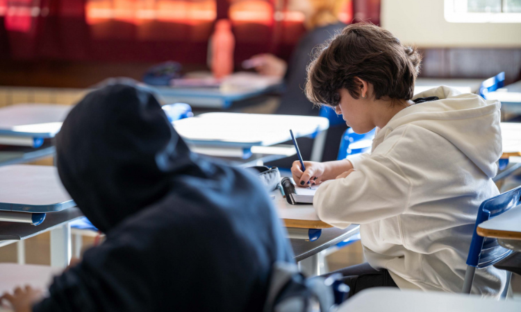 Enem 2026: Prazo para pedido de isenção da taxa termina nesta quinta-feira (30)