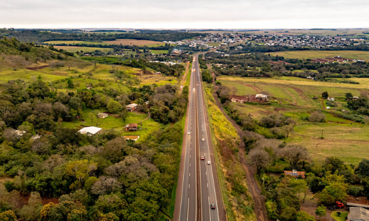 EPR Iguaçu apoia operação da PRF para reforçar a segurança de romeiros que passam pela BR-277, partindo de Foz do Iguaçu com destino a Itaipulândia