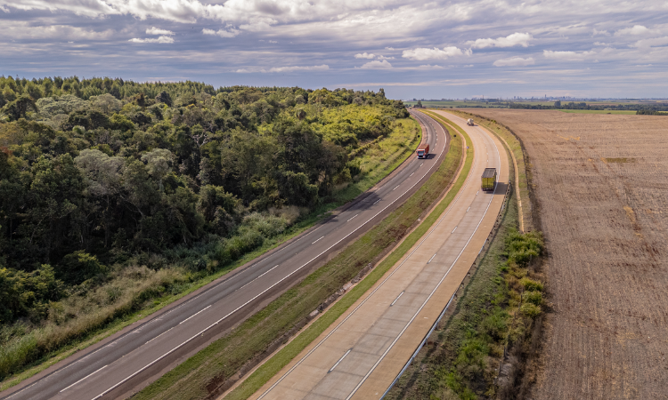 EPR Iguaçu conclui recuperação emergencial de mais de 600 placas de concreto na BR-163  