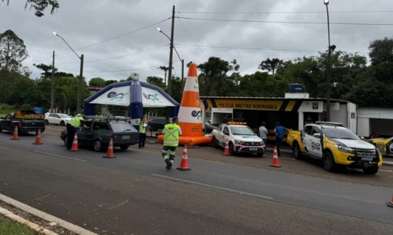EPR Iguaçu dá início à campanha educativa de férias; ação inaugural aconteceu em parceria com a Polícia Rodoviária Estadual em Francisco Beltrão 