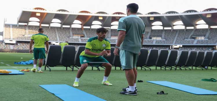 ESPORTE: Palmeiras desembarca e já faz 1º treino com foco na estreia do Mundial