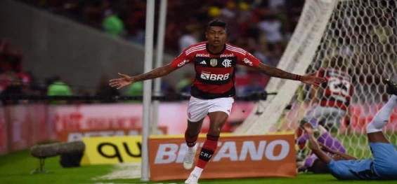 ESPORTES: Bruno Henrique garante vitória do Flamengo sobre o Athletico-PR.