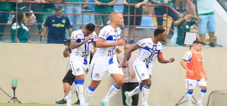 ESPORTES: Bruno Mezenga decide no fim, Água Santa vence o Palmeiras e se aproxima do título histórico do Paulistão.