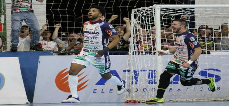 ESPORTES: Cascavel vence Pato por 4 a 2 e é semifinalista da Liga Nacional, pelo segundo ano consecutivo.