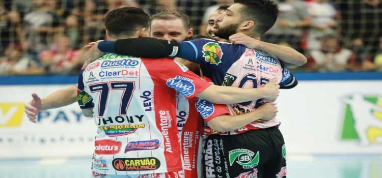 ESPORTES: Com ataque forte, Cascavel Futsal se prepara para enfrentar o Corinthians.