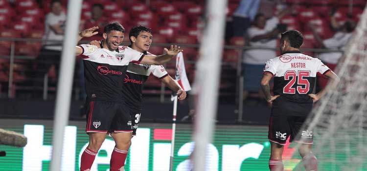 ESPORTES: Com Calleri artilheiro, São Paulo bate o Coritiba no Morumbi.