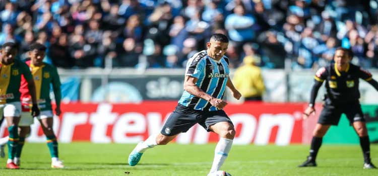 ESPORTES: Com Diego Souza artilheiro, Grêmio derrota Sampaio Corrêa.