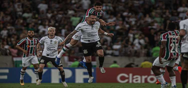 ESPORTES:  Corinthians e Fluminense lutam por vaga na decisão.