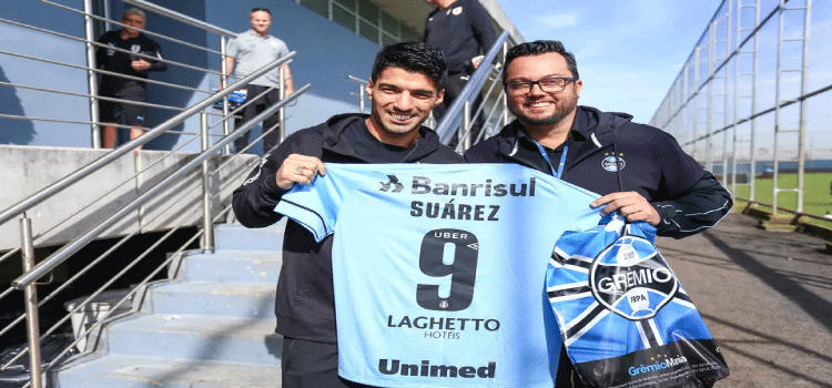 ESPORTES: Efeito Suárez; torcida do Grêmio esgota número 9 para a camisa celeste em loja virtual.