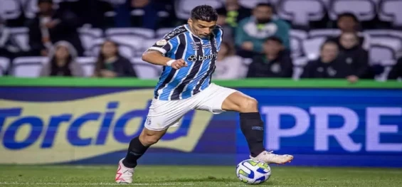 ESPORTES: Em jogo truncado, Suárez aproveita chance e dá vitória ao Grêmio sobre o Bahia.