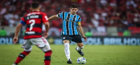ESPORTES: Em momentos opostos, Flamengo e Grêmio jogam em Porto Alegre.