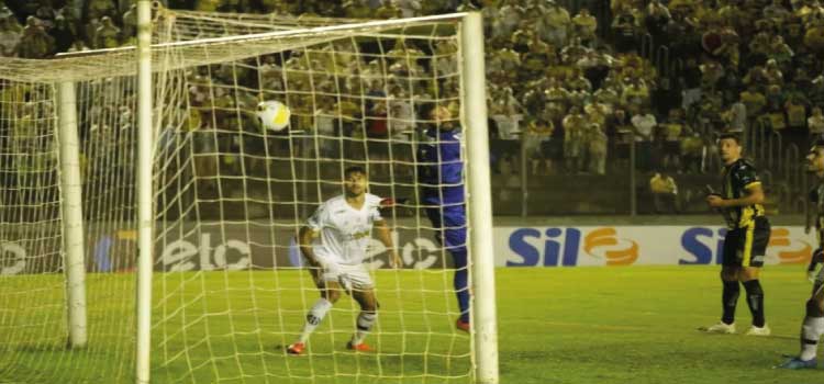 ESPORTES: FC Cascavel vence a Ponte Preta e avança na Copa do Brasil