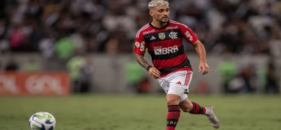 ESPORTES: Flamengo recebe Racing no Maracanã de olho nas oitavas da Libertadores.