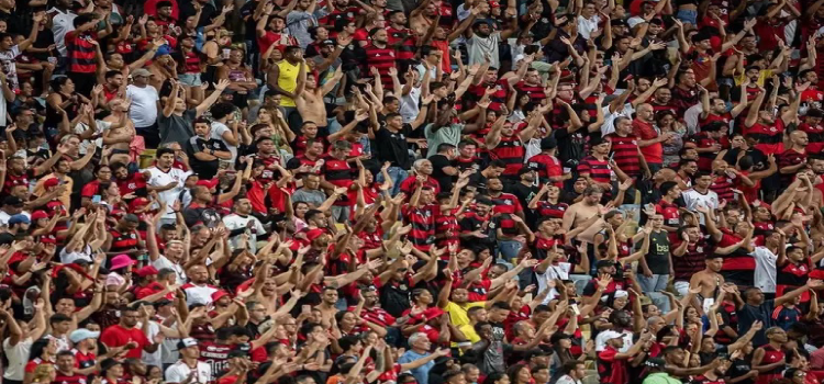 ESPORTES: Flamengo supera Vasco no jogo dos erros.