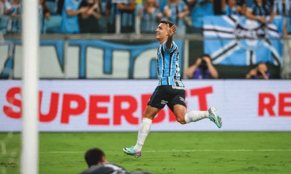 ESPORTES: Grêmio supera Brasil de Pelotas e avança às semifinais do Gauchão