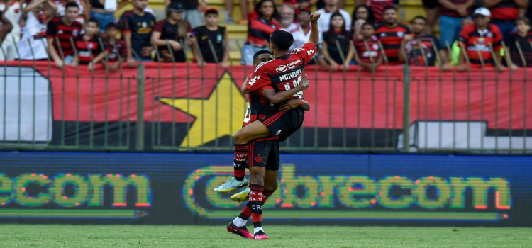 ESPORTES: Jovens da base decidem e Flamengo dispara na liderança do Carioca.