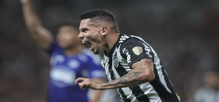 ESPORTES: Paulinho decide e Atlético-MG chega à fase de grupos da Libertadores.