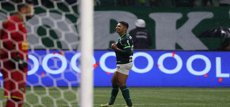 ESPORTES: Rony garante classificação do Palmeiras para as semis do Paulista.