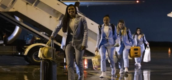 ESPORTES: Seleção brasileira desembarca na Austrália para Copa do Mundo Feminina.