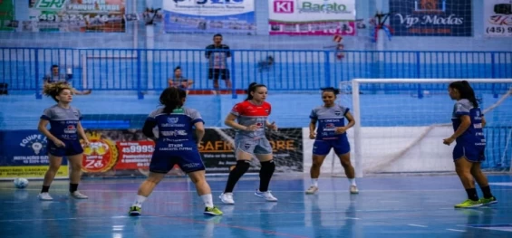 ESPORTES: Stein Cascavel se prepara para o segundo jogo da semifinal da Liga Feminina de Futsal.