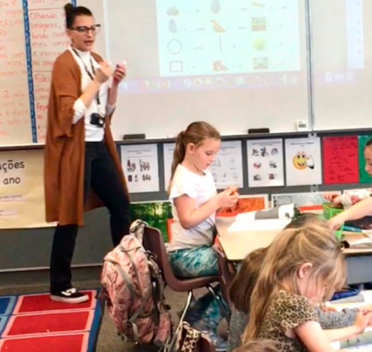 Estado lança edital para professores do ensino fundamental atuarem nos EUA.