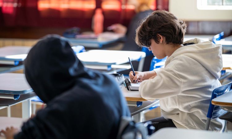 Estudantes do Paraná têm até sexta-feira (5) para confirmar inscrição automática no Enem 2026