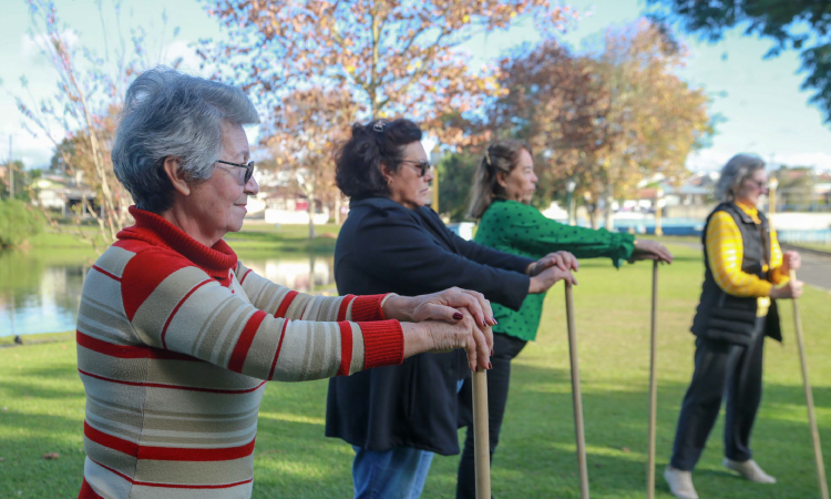 Expectativa de vida do Paraná ultrapassa 79 anos, aponta projeção do IBGE.