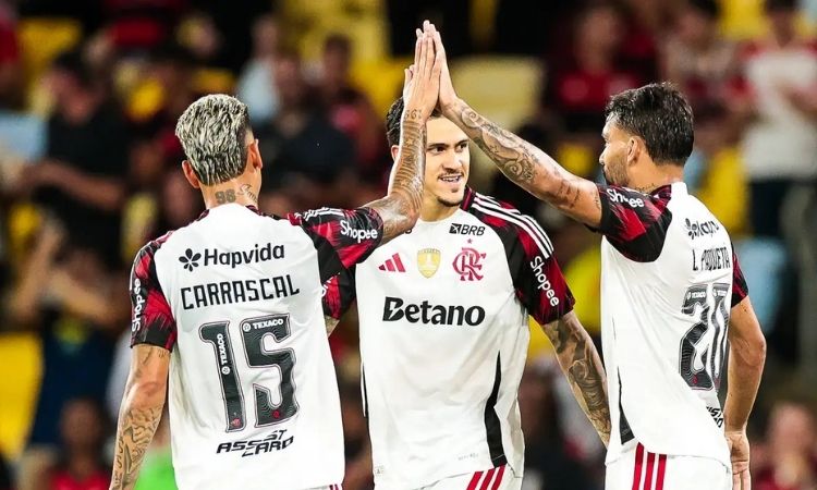 Flamengo atropela o Madureira e garante vaga na final do Cariocão contra o Fluminense