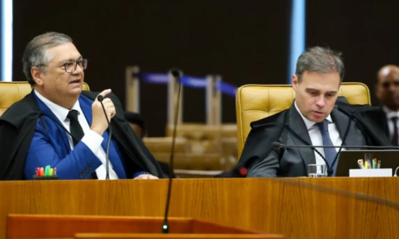 Flávio Dino anula afastamento e determina imediata reintegração do diretor-geral da Polícia Federal