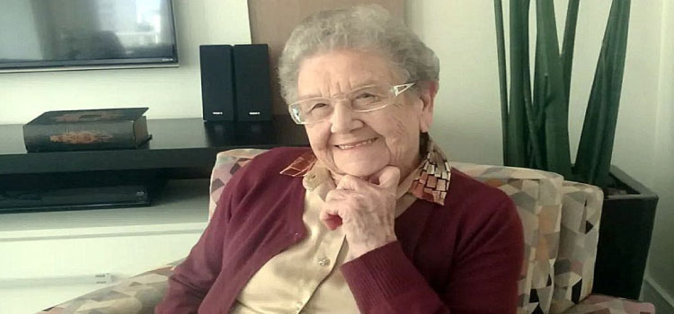GERAL: Aos 91 anos, morre em São Paulo a apresentadora Palmirinha Onofre.