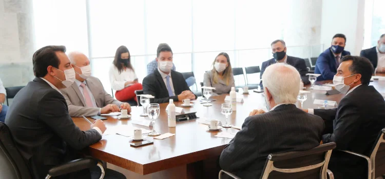 Governador se reúne com Poderes para discutir cenário da pandemia